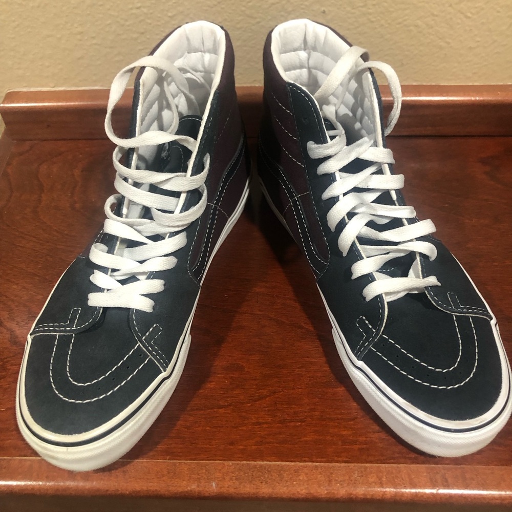 Vans Off The Wall ladies high top sneakers size 8.5